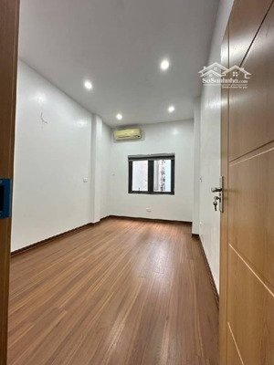 nhà mới đẹp - ô tô đỗ cửa - 5 tầng - về ở luôn - nhỉnh 6.x tỏi.