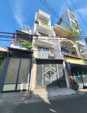 dọn vào ở ngay nhà thích quảng đức,p5,phú nhuận.giá:5tỷ130/4.2mx13m.sổ riêng