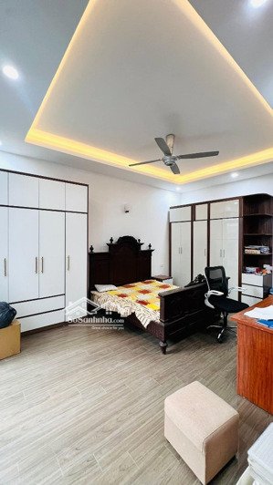 chính chủ bán nhà số 176 ngõ 107 trần khát chân 40m2. 5 tầng. ô tô qua 7.1 tỷ