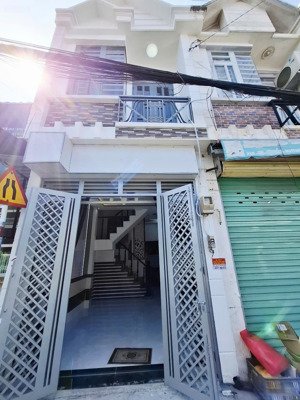 nhà 1/ ngắn lê văn khương (3,5x8m) 1 trệt 2 lầu 2pn 2wc hẻm xe tải trước nhà. giá 1tỷ989tr còn bớt