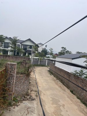 bán 600m2 đất tặng kèm nhà có sẵn