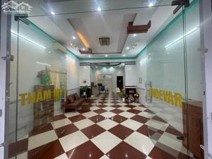 Cho thuê spa mặt tiền đường lớn Cần Thơ