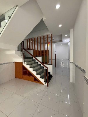 nhà đẹp 4m x 12m trệt 1 lầu trần thị trọng tân bình