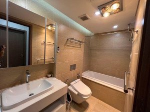 cần tiền bán gấp ch chung cư vinhomes metropolis liễu giai ba đình 81m full đồ nhỉnh 18 tỷ sổ đỏ