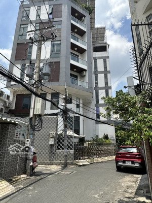 chính chủ cho thuê toà nhà vp cải tạo làm chdv hđ 10 năm 1350m sàn giá chỉ 135tr lh ng