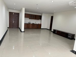 cần bán căn hộ giai việt q8 115m2 2pn sổ hồng 5t2 lầu thấp. lh 