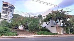 bán lô đất 2 mặt tiền phạm văn đồng gần bến du thuyền diện tích 65,2 m2 ngang 4,5 m giá 190 tr /m2