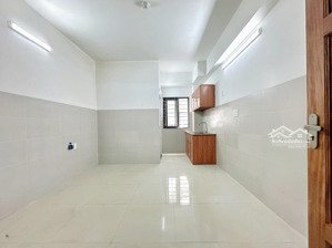 phòng cho thuê cửa sổ trời thoáng sẵn máy lạnh ngay âu cơ gần đại học văn hiến - công ty esuhai