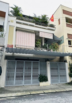 bán nhà 3 tầng hải hồ - hải châu, 113m2 ngang 7,5m nở hậu, gần chợ đống đa kinh doanh sầm uất