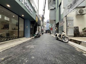 lê văn sỹ phường 1 tân bình, chỉ nhỉnh 8 tỷ, 2 tầng, dt: 4x15, 60m2, khu vip, đường đẹp.