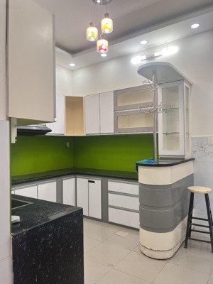 cho thuê nhà mặt tiền quang trung q9 ( gần trường học hoa lư )