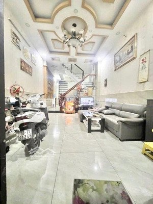 sở hữu nhà linh trung đầu tư cho thuê tốt chính chủ căn đ. số 8 linh trung giá 3tỷ2 mức sống cao