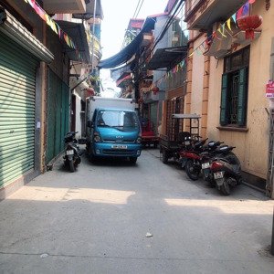 phú lương- 38 m2-nhỉnh 4 t.ỷ-ô tô đôc gần-3 bước ra ô tô tránh
nhà đẹp, dân xây chắc chắn, đầy