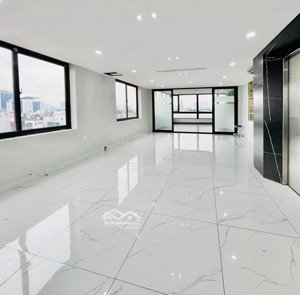 150m2 phố duy tân chỉ 21tr/tháng , tòa nhà hạng b. thang máy vù vù