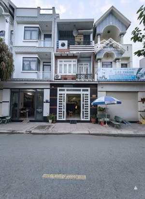 bán nhà kdc gần ngã tư bình thung - quốc lộ 1k dĩ an