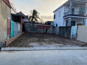 lô đất mặt đường trục thôn tuần tiến,kiến thiết