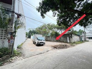 chủ cần tiền bán gấp lô góc tân xã hòa lạc