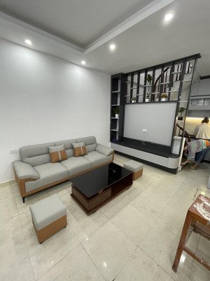 bán nhà đẹp mỹ đình, ô tô gần, ngõ thông, bãi gửi ô tô 100m, tặng full nội thất, 33m 5t, giá 7.89ty