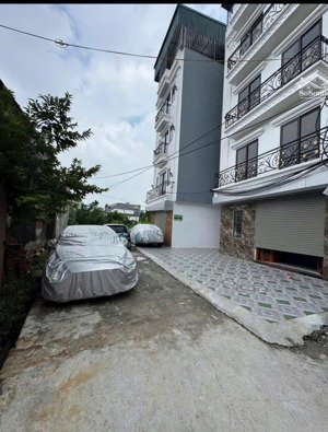 nhà 3.4 tỷ gần đh thể dục thể thao, 5 tầng (33m2) đi 10 phút ra bx yên nghĩa