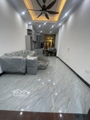 nhà đẹp 5 tầng thúy lĩnh, full nội thất có thang máy chỉ 6.85 tỷ