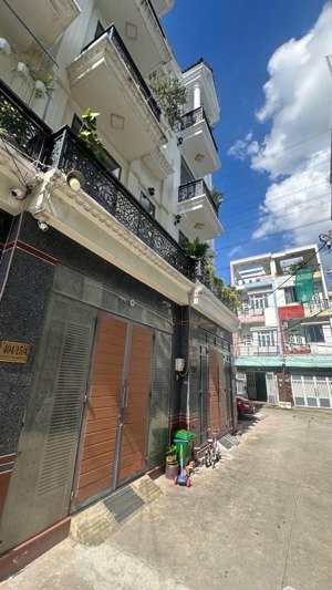 nhà 4 tầng trần thị năm q12 khu dân cư cao cấp có sân đậu xe hơi chỉ hơn 5 tỷ