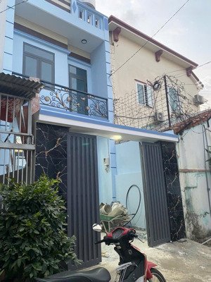 cách mặt tiền trường chinh 50m nhà 2 tầng ( 4 x 21m )