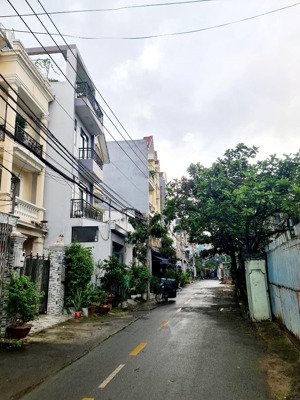 bán nhà nở hậu tân kỳ tân quý - sát mã lò - đường 10m - 93.5 * 17*2 tầng giá 7.25 tỷ tl