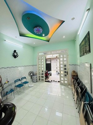 bán nhà hxh khu vip nhất tân phú, 3 tầng, 3 phòng ngủ thoáng mát, chỉ 6 tỷ
