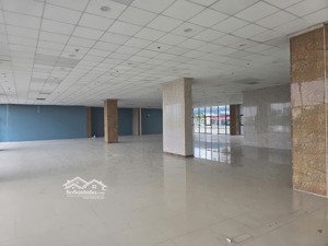 cho thuê nhà mặt phố lạc long quân, 50 triệu, 75m2, 6 tầng, tây hồ, hà nội
