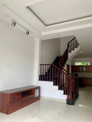 bán nhà khu dân cư cát lái q2 cũ- nhà mặt tiền đường 12m- 4 tầng nhà trống giao ngay.