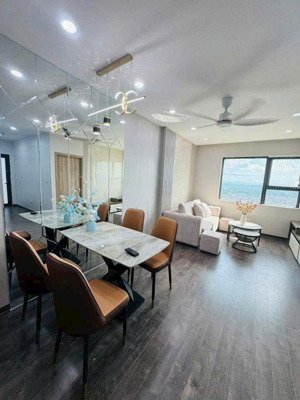 tôi cc cần bán căn hộ 65m giá tốt nhất hiện tại. chỉ 4.2 tỷ, đầy đủ đồ