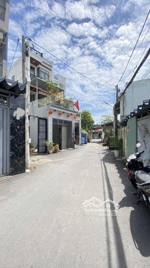 nhà 3 lầu 5x15m sát nguyễn ảnh thủ q12 đường nhựa thông xe hơi đậu cửa chỉ hơn 5 tỷ