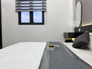 nhà 5 tầng 5pn khép kín thiết kế hiện đại nội thất đầy đủ