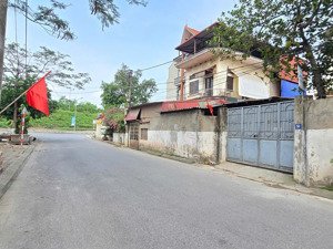 bán đất mặt ngõ 303 phúc lợi - đường 3 xe công tránh - view hồ. dt:155m2, mt:7.6m. giá chào: 30 tỷ