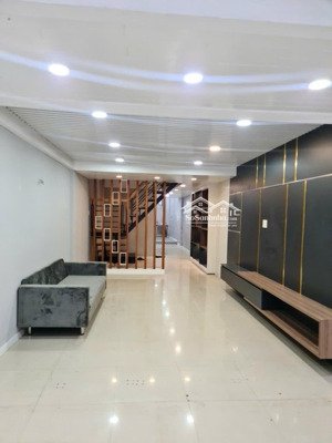 bán nhà 2 lầu, mặt tiền phạm thế hiển quận 8, 109m2 chỉ 10,7 tỷ