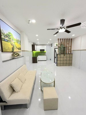 siêu phẩm tân bình - gần etown - vị trí đắc địa - 2 tầng - 2pn - chỉ 4.xxx tỷ.