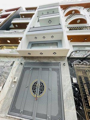 nhà mới dọn vào ở ngay ngộp bank chủ giảm giá thấp nhất có thể