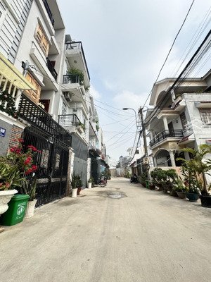 ngay đỗ xuân hợp hxh tránh nhau 97m2 ngang 5m, giá chỉ 8,8 tỷ, sổ vuông a4