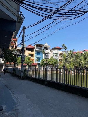 oto cách 10m - lô góc - hồ gần nhà thoáng mát - phố giáp bát - ở sướng - giá đầu tư - nhỉnh 8