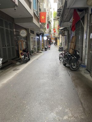 chính chủ bán nhà cầu giấy, 5 tầng, 6 ngủ, nở hậu, đường rộng đẹp - 12,9 tỷ