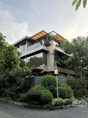 biệt thự đơn lập 300m2 - 3 tầng khu nam thông, phú mỹ hưng - full nội thất sang trọng, riêng tư