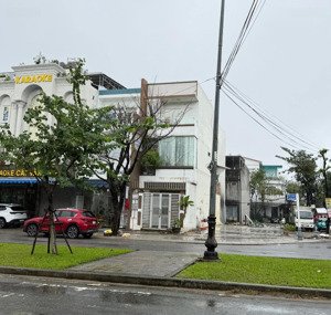 cần bán gấp nhà 3 tầng đường 2 làn trần thánh tông sơn trà an hải bắc