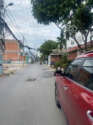 bán đất mặt tiền đường 175 quận 9, gần vincom lê văn việt, gần ngã tư thủ đức. lh: 