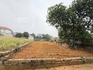 trung tâm cnc hòa lạc 200m2, loanh quanh 4 tỷ