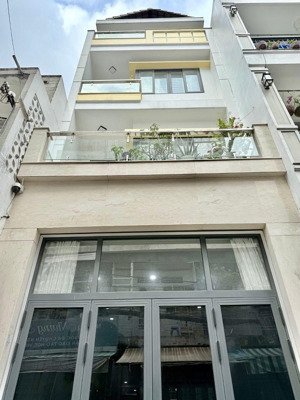 bán nhà 3 tầng chỉ 2tỷ450 ngay trần quốc thảo, quận 3 - 60m2 hẻm xe hơi - cho thuê 16 triệu