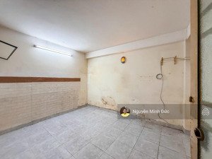 bán căn hộ dịch vụ 14 phòng phan văn trị f11 4,65m x 20m 4,65m x 20m 6 tầng, tin thật 100%