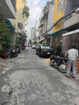 bán nhà hẻm vip ngay phường tân sơn nhì 4,5x11 trệt lầu đúc nhà đẹp giá chỉ 6,4 tỷ tl