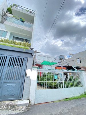 ngay đường hiệp bình giao với kha vạn cân, hiệp bình chánh, bán đất đường xe tải tặng nhà c4 5,1x20