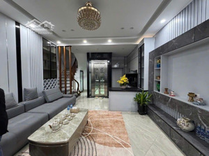 siêu phẩm 6 tầng thang máy gần cầu chương dương