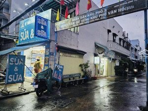 bán nhà căn góc hai mặt tiền trương phước phan, 2 tầng(4.2x22m), dòng tiền sẵn.